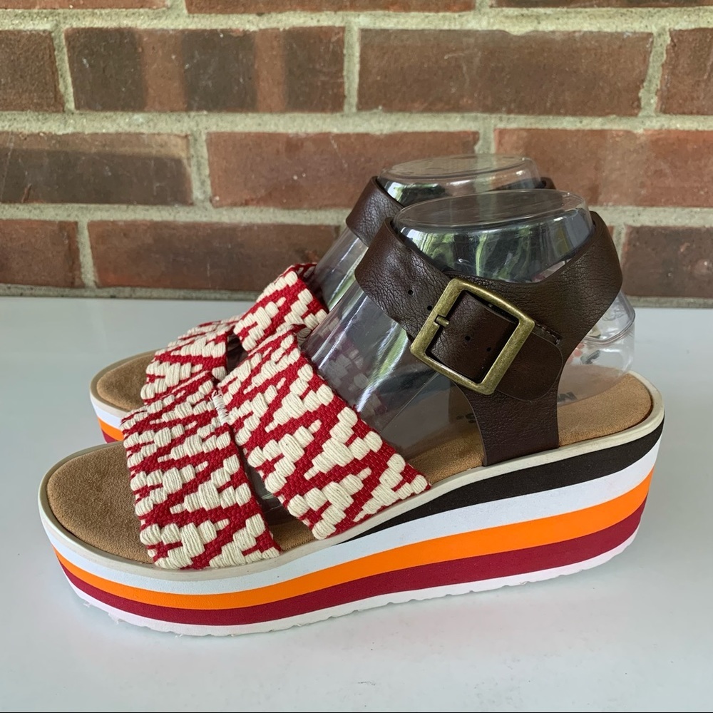 Muk Luks Groove Music Red/Brown Open Toe Ankle Strap Platform Wedge Sandals - Picture 4 of 8